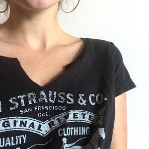 Levi’s Vinatge Tee